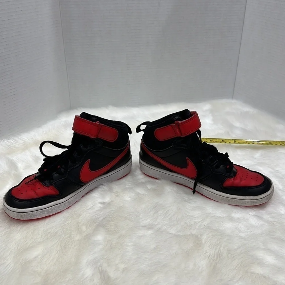Nike Court Borough Mid 2 Grade School Kids' Shoes in Size 4.5Y